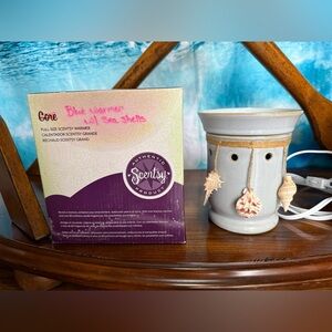 Scentsy warmer w/ Sea Shell Accents